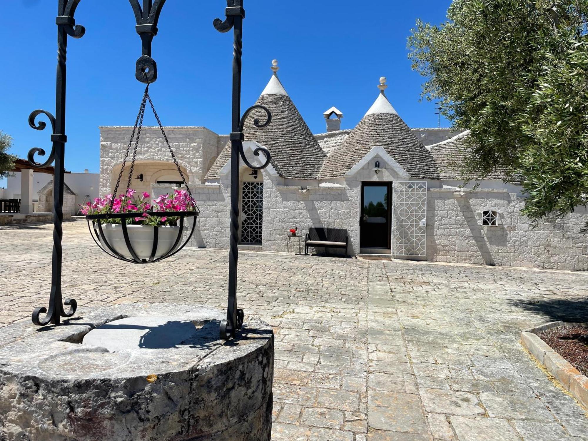 Dimora San Michele Hotel Castellana Grotte Exterior photo